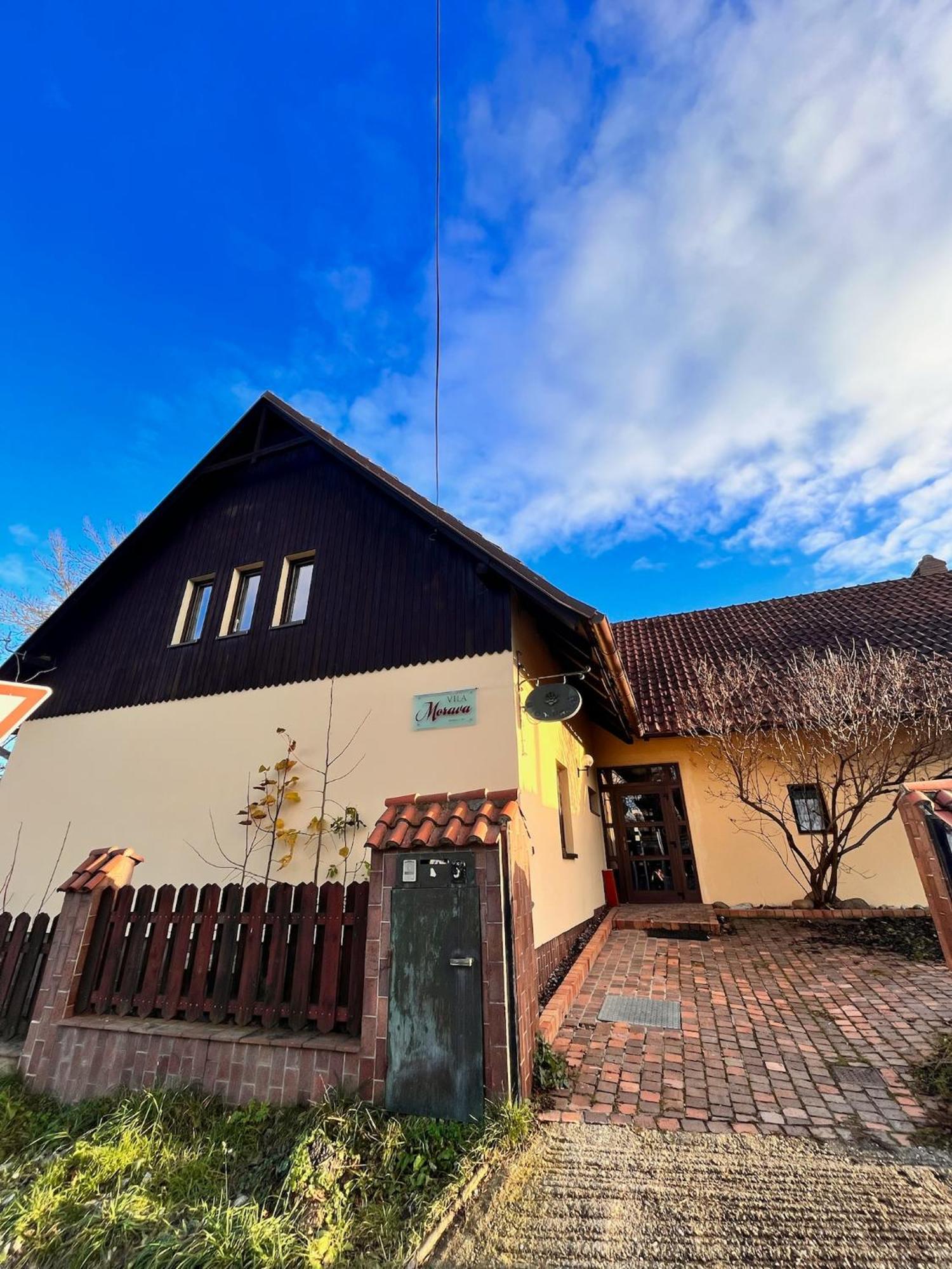 Vila Morava Hotel Liptovský Mikuláš Екстериор снимка